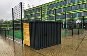 Gardenboxx von Siebau als Depot für Sportgeräte für eine Hamburger Schule.