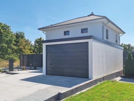 Flachwandgarage mit Sektionaltor